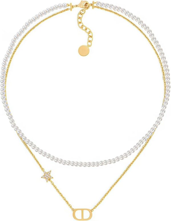 18K gold plated copper pearl necklace, with luxurious letter design and rectangular three-dimensional pendant, double-layered stacked straps highlighting the fashionable charm of women's jewelry